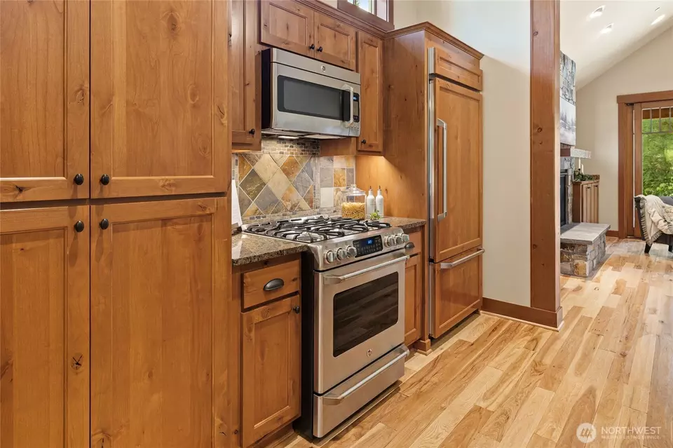 Kitchen - 240 Cake Box Ln, Cle Elum, WA 98922 photo 3 of 3