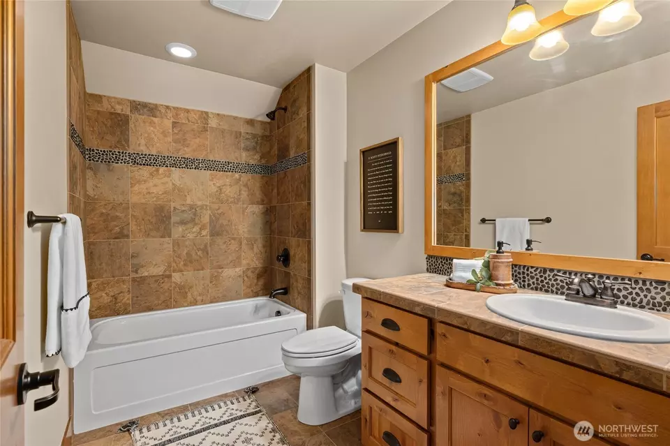 Bath - 240 Cake Box Ln, Cle Elum, WA 98922 photo 5 of 5