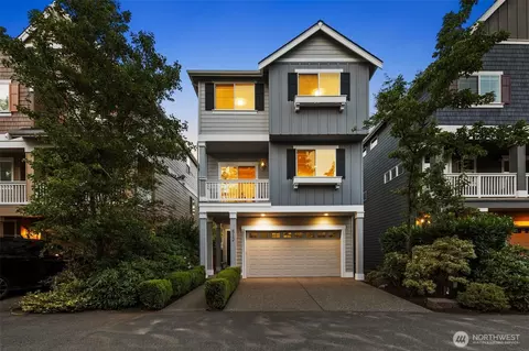 812 6th Ave NW, Issaquah, WA 98027