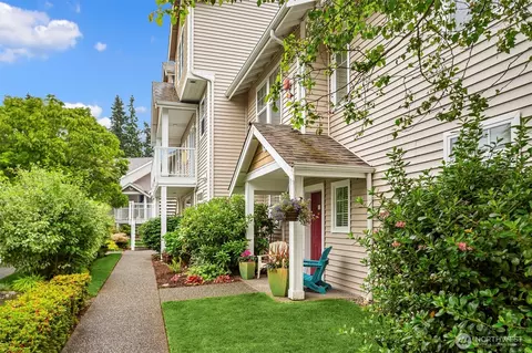 5400 Harbour Pointe Blvd #C104, Mukilteo, WA 98275