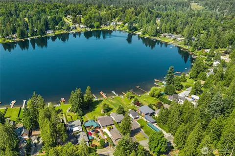31015 E Lake Morton Dr SE, Kent, WA 98042