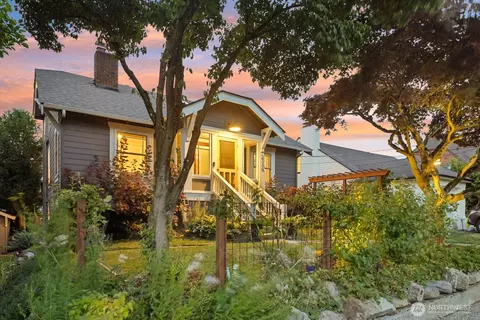 2736 37th Ave SW, Seattle, WA 98126