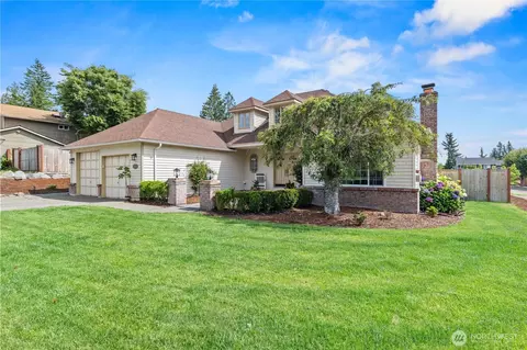 21703 SE 255th Pl, Maple Valley, WA 98038