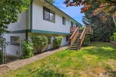 Exterior - 7416 E Heather Way, Everett, WA 98203 photo 7 of 8
