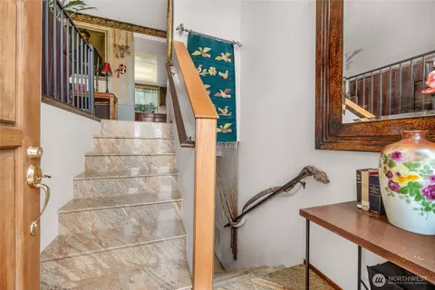 Entry Way - 7416 E Heather Way, Everett, WA 98203 photo 1 of 3