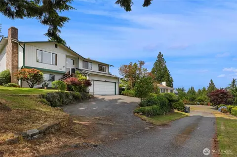Exterior - 7416 E Heather Way, Everett, WA 98203 photo 3 of 8