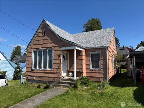 235 Columbia St, Cathlamet, WA 98612
