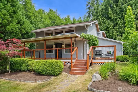 3555 S Holmes View Dr, Langley, WA 98260