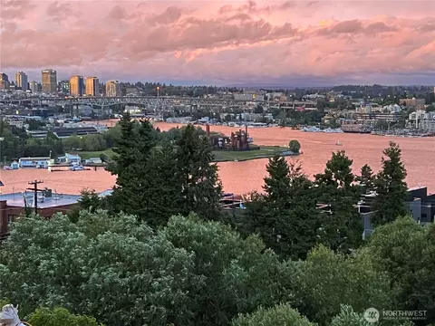 2400 Aurora Ave N #202, Seattle, WA 98109