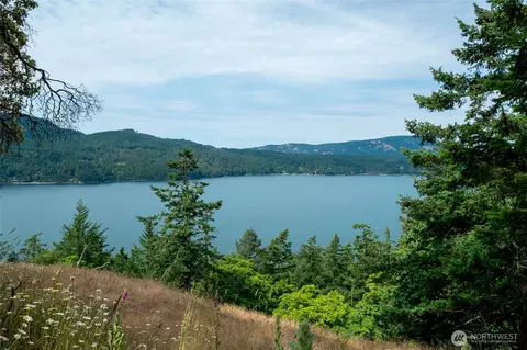 245 Veneda Trl, Orcas Island, WA 98245