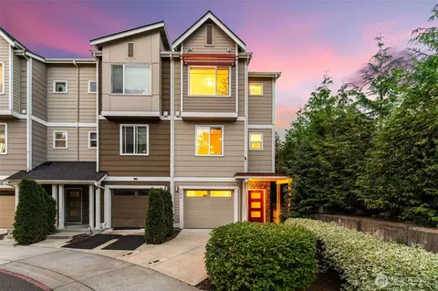 303 Anacortes Pl NE, Renton, WA 98059