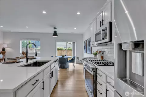 Kitchen - 3028 183rd St SE, Bothell, WA 98012 photo 4 of 5