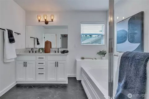 Bath - 3028 183rd St SE, Bothell, WA 98012 photo 3 of 4