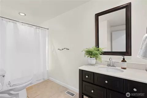 Bath - 2604 133rd Pl SE, Mill Creek, WA 98012 photo 1 of 2