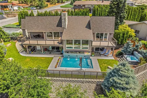 701 Vista View Pl, East Wenatchee, WA 98802