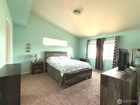 218 Kendall St NE, Orting, WA 98360 photo 8