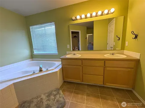218 Kendall St NE, Orting, WA 98360 photo 10