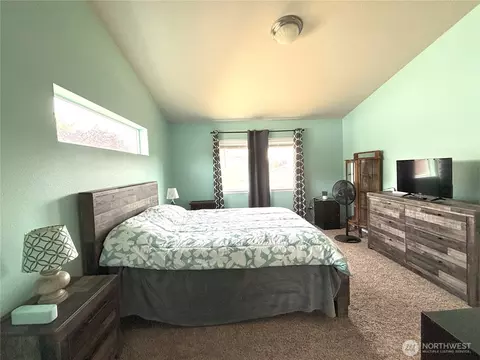 218 Kendall St NE, Orting, WA 98360 photo 9