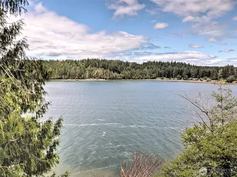 110 E Beaver Ln, Shelton, WA 98584