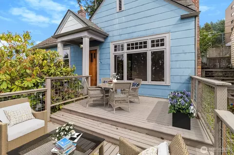 720 N Forest St, Bellingham, WA 98225
