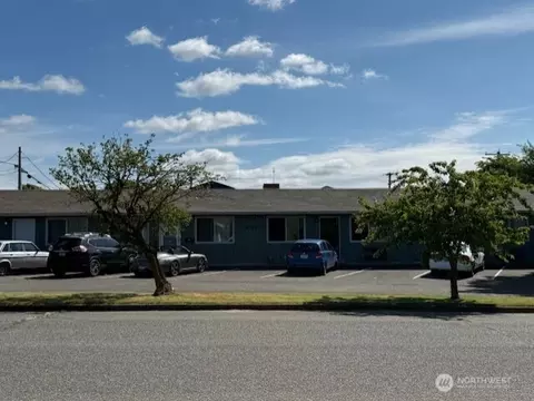200 8th St, Lynden, WA 98264