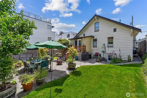 Exterior - 912 N 88th St, Seattle, WA 98103 photo 6 of 9