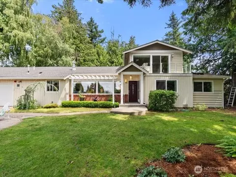 135 SW 192nd St, Normandy Park, WA 98166