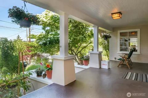4926 42nd Ave S, Seattle, WA 98118