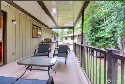 Exterior - 17417 28th Ave SE, Bothell, WA 98012 photo 2 of 4