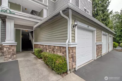 12712 Admiralty Way #F106, Everett, WA 98204