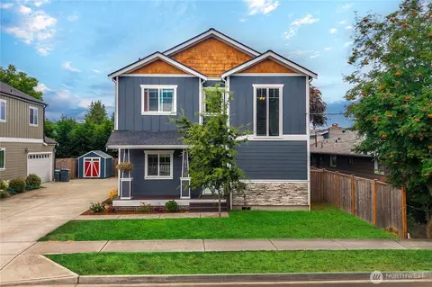 814 9th St SW, Puyallup, WA 98371
