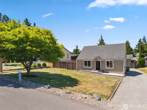 1105 N 8th St, Mount Vernon, WA 98273