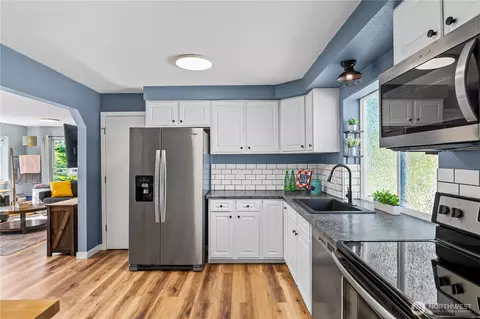Kitchen - 400 Date Ave, Sultan, WA 98294 photo 1 of 3