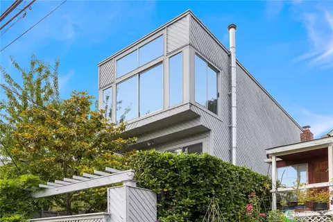 716 N 42nd St, Seattle, WA 98103