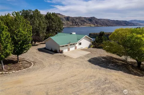 46300 Rainbow Dr, Grand Coulee, WA 99133