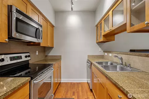 Kitchen - 18930 Bothell Everett Hwy #F105, Bothell, WA 98012 photo 2 of 4