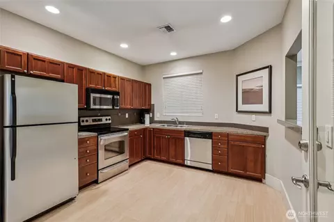 Kitchen - 18930 Bothell Everett Hwy #F105, Bothell, WA 98012 photo 4 of 4