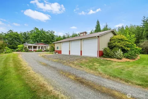 3348 Hidden Pond Dr, Ferndale, WA 98248