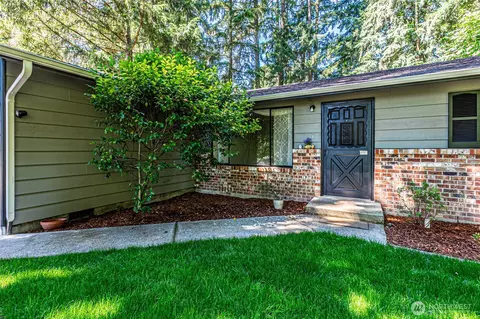 9215 33rd St E, Edgewood, WA 98371