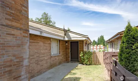 13049 35th Ave NE, Seattle, WA 98125