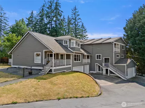 1645 NE Grandview Blvd, Keyport, WA 98345