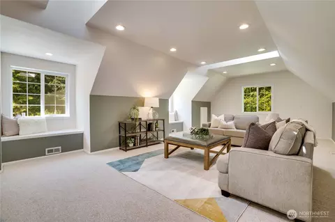 Living - 36434 249th Ave SE, Enumclaw, WA 98022 photo 4 of 4