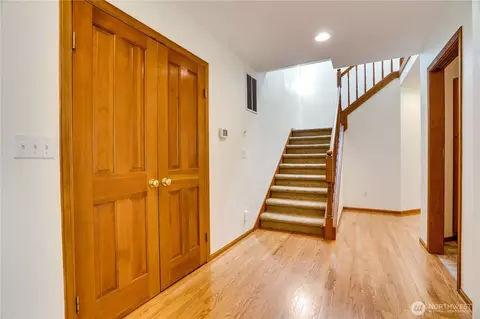Entry Way - 36434 249th Ave SE, Enumclaw, WA 98022 photo 3 of 4