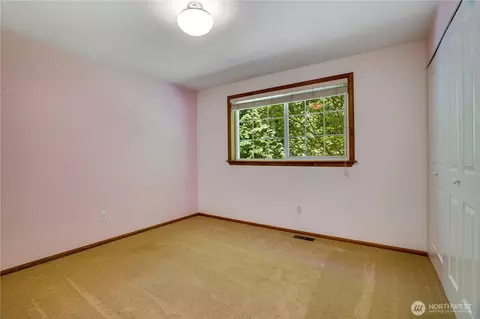 Bedroom - 36434 249th Ave SE, Enumclaw, WA 98022 photo 1 of 4