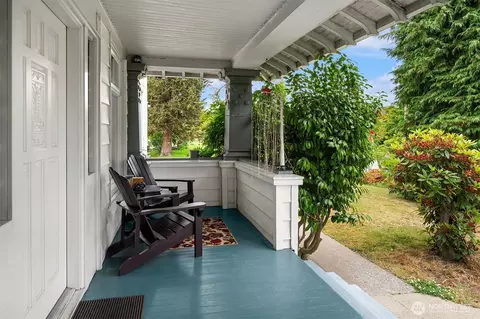 Exterior - 1702 Rucker Ave, Everett, WA 98201 photo 3 of 3