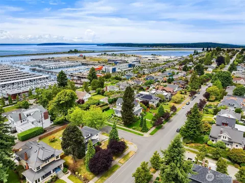 View/Area - 1702 Rucker Ave, Everett, WA 98201 photo 3 of 4
