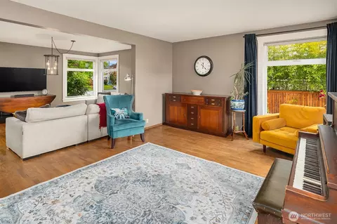 Living - 1702 Rucker Ave, Everett, WA 98201 photo 3 of 4