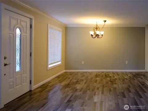 Living - 1144 Lafromboise St, Enumclaw, WA 98022 photo 1 of 3