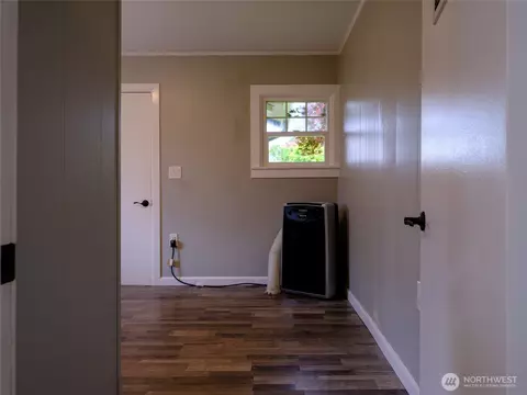Bedroom - 1144 Lafromboise St, Enumclaw, WA 98022 photo 3 of 4