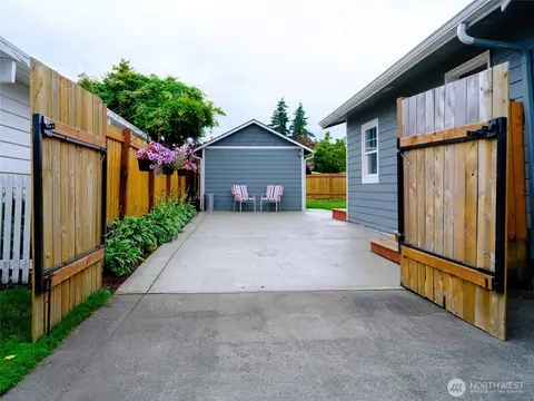 Exterior - 1144 Lafromboise St, Enumclaw, WA 98022 photo 3 of 7